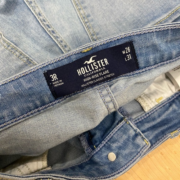 Hollister Hi-Rise Flare Jeans size 26 - Picture 3 of 5